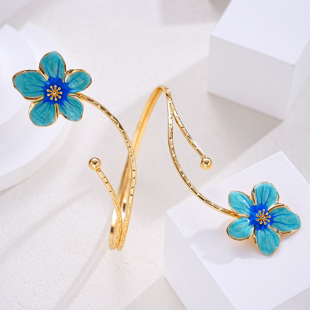 Han Zhi Shang metal transfronterizo Europa y Estados Unidos goteo de aceite flor brazalete abierto ajustable temperamento elegante joyería nicho