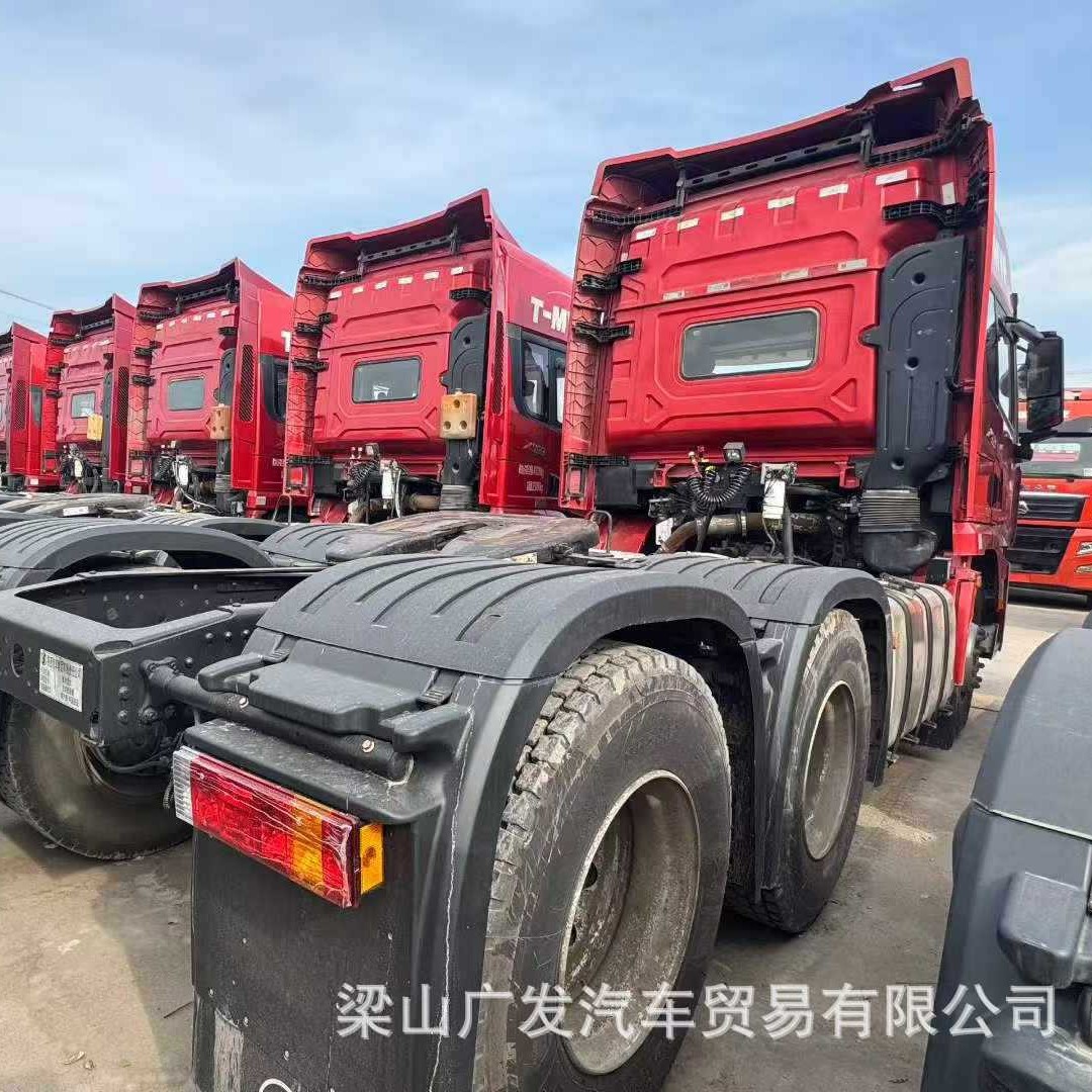 Tractor Pesado para Contenedores para Transporte de Carga