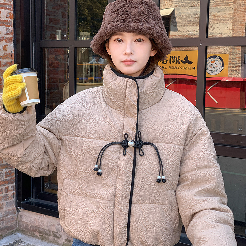 Határokon átnyúló kínai stílusú gyöngygombos női ruházat 2024 új divatos kis illatos pamut köntös pehelykabát_voghion.com