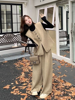 两件套女卡其色阔腿裤新款韩系秋季小香风马甲套装气质感2026高级