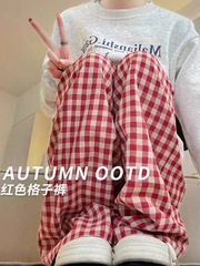 【オリジナル麻格】赤い格子縞のズボンの女性は腰が高くて痩せています。
