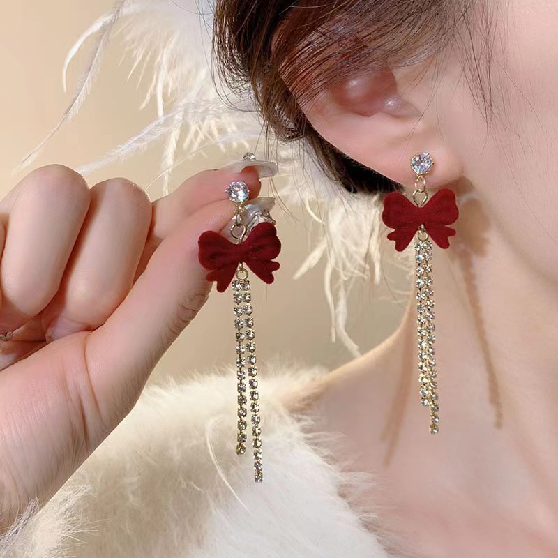 플록 보우 클로 체인 태슬 스터드 귀걸이