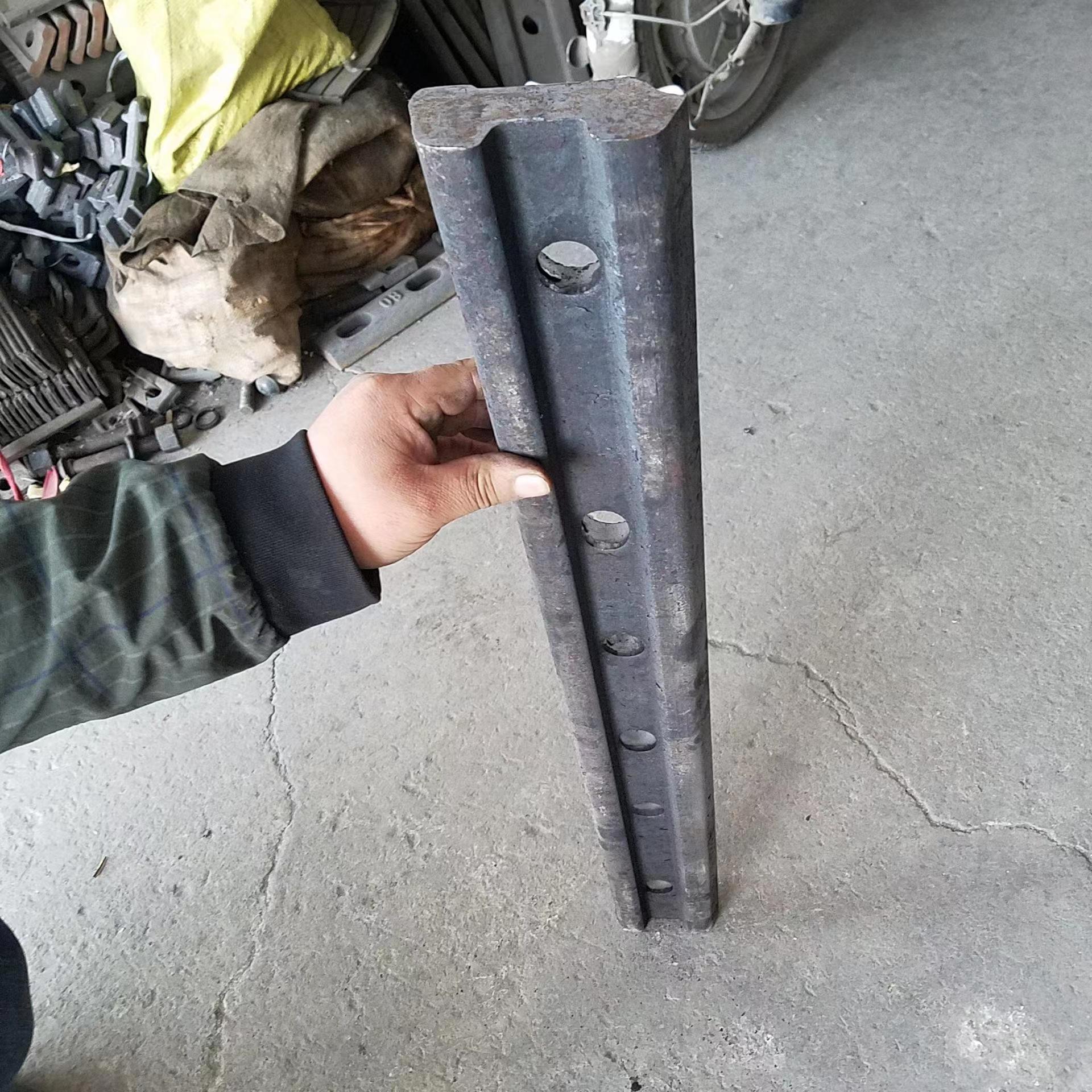 道夹板 50kg鱼尾板 铁路轨道夹板 钢轨连接板 煤矿43kg轨道连接板