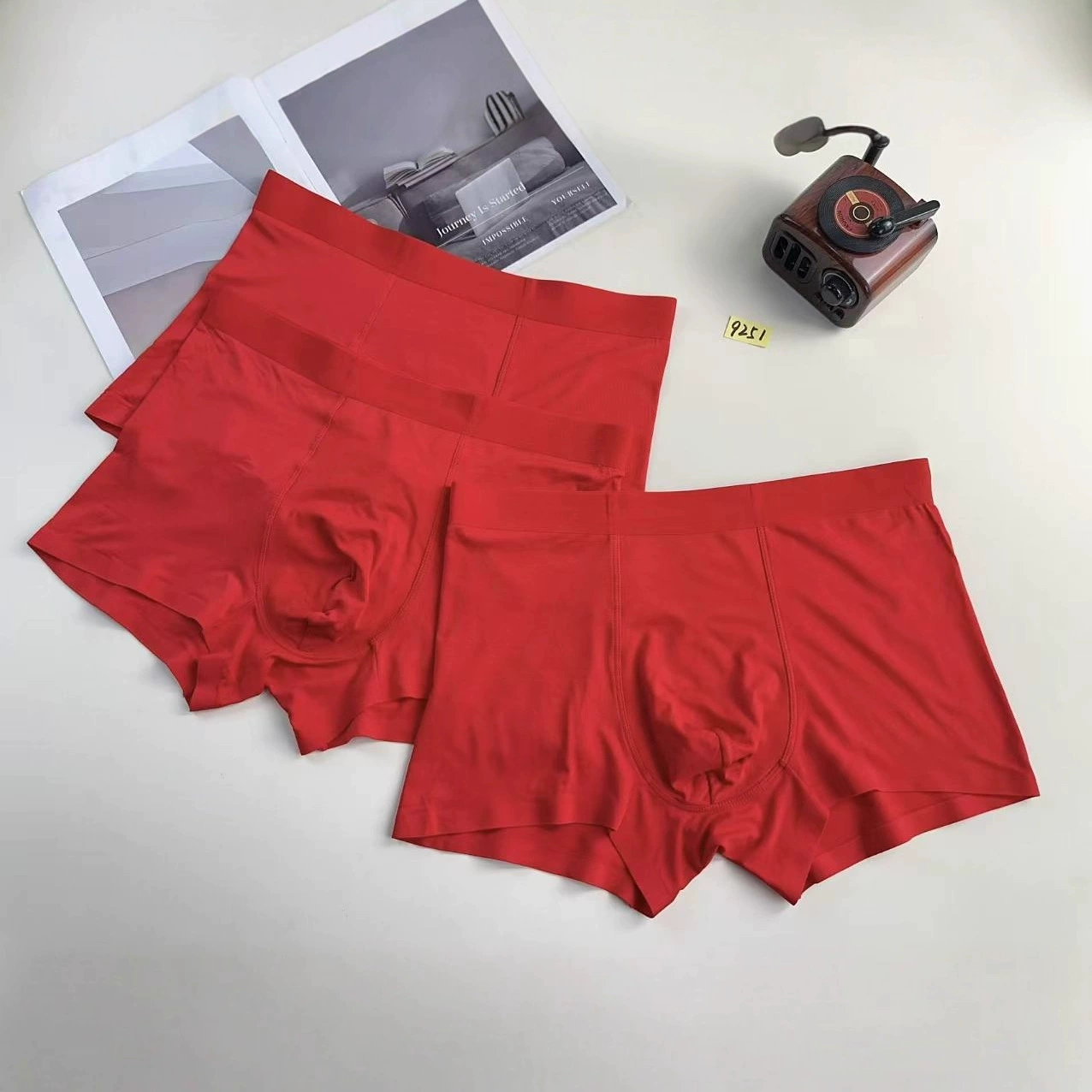 9251 # Бесплатная доставка на один комплект красного мужского нижнего белья из модала (60 шт.), бесшовное мужское белье для года рождения, в наличии.