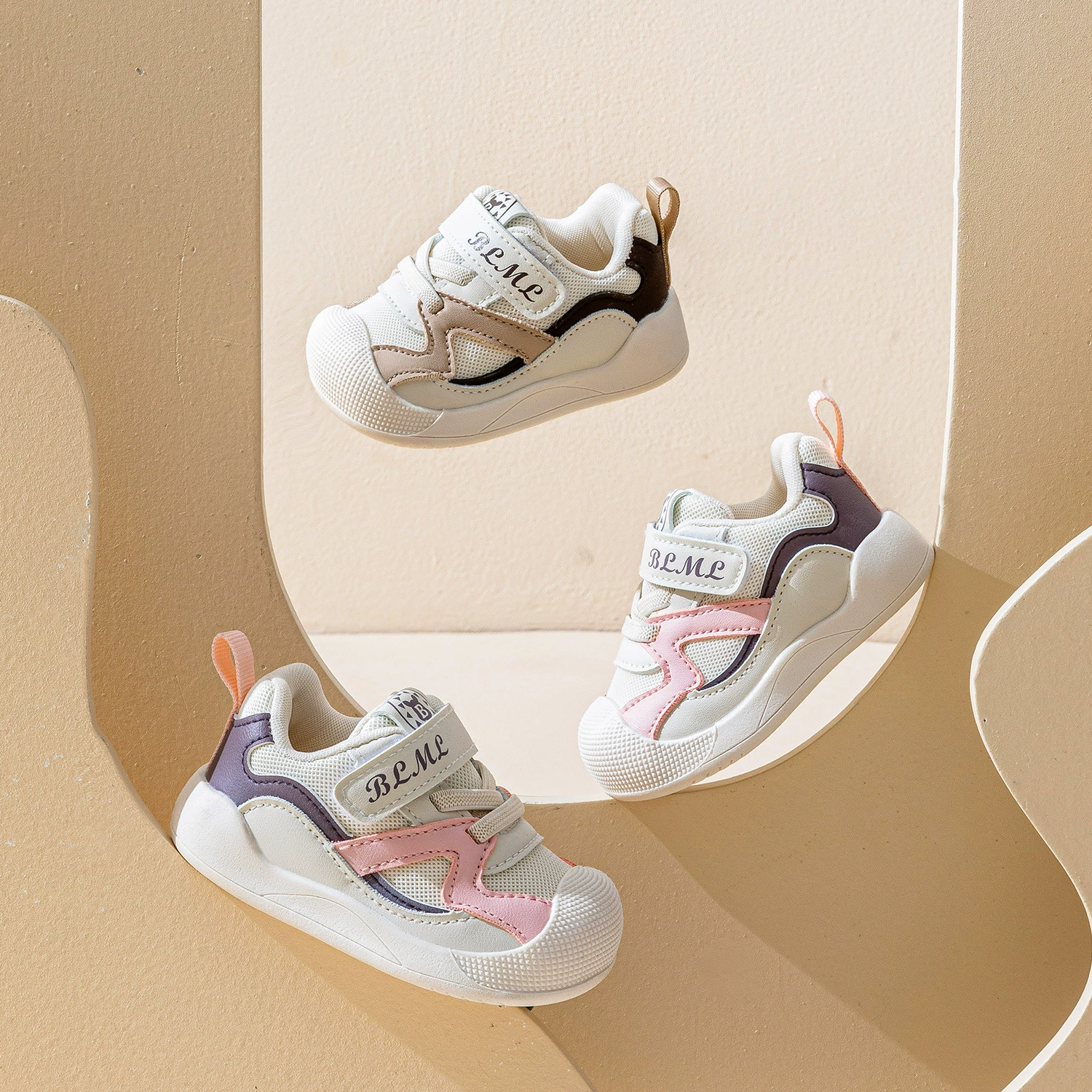 Весенняя новая детская обувь 2025 детская обувь женская детская обувь повседневная обувь мягкая подошва сетка походная обувь мужская ключевая обувь оптом
