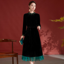 高端黑色真丝丝绒连衣裙女2025秋冬新款立领钉珠系带桑蚕丝中长裙