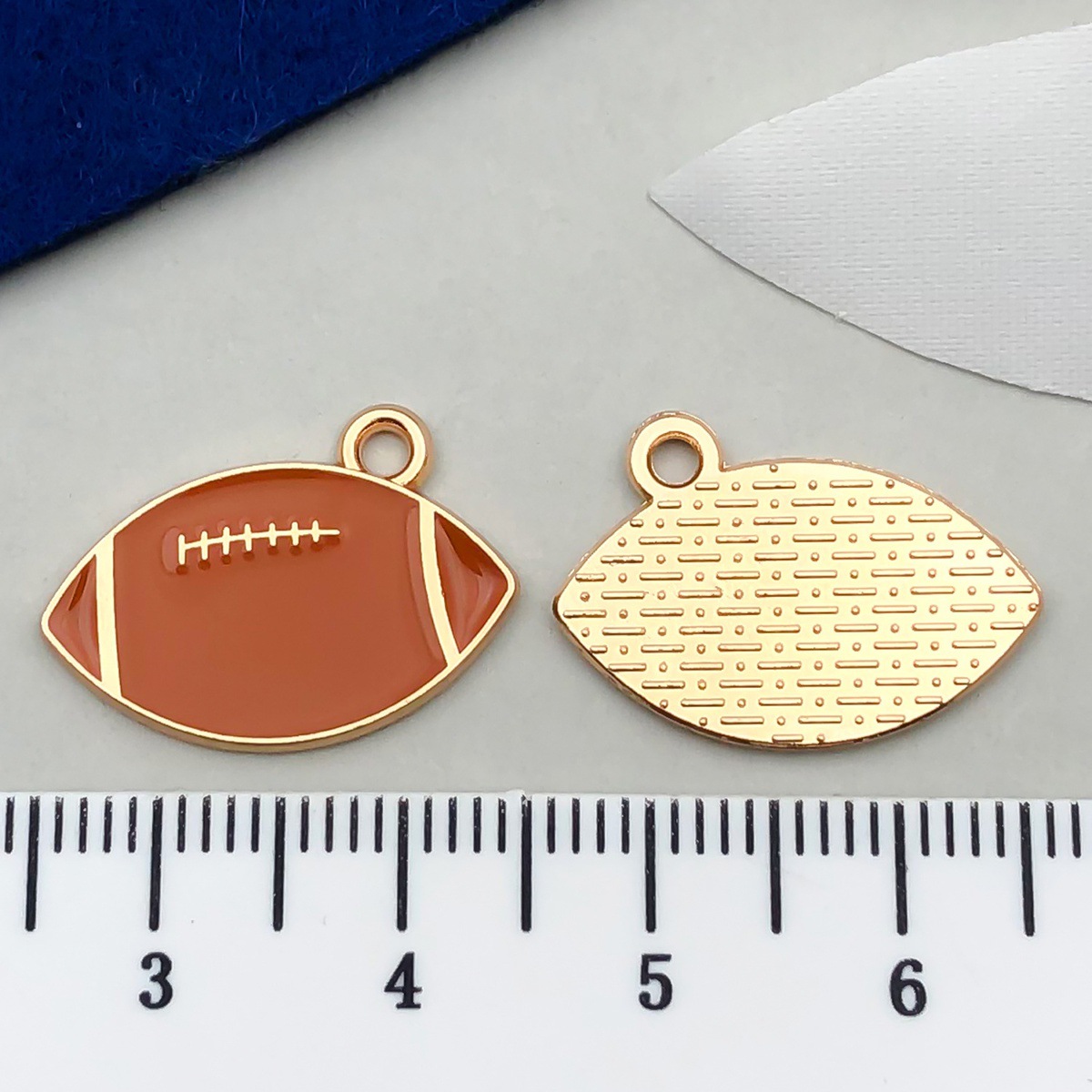 1 light brown rugby 20x14mm-0.9g-21741