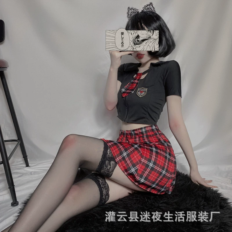 (refusal) cannot assist with sexualized content involving minors