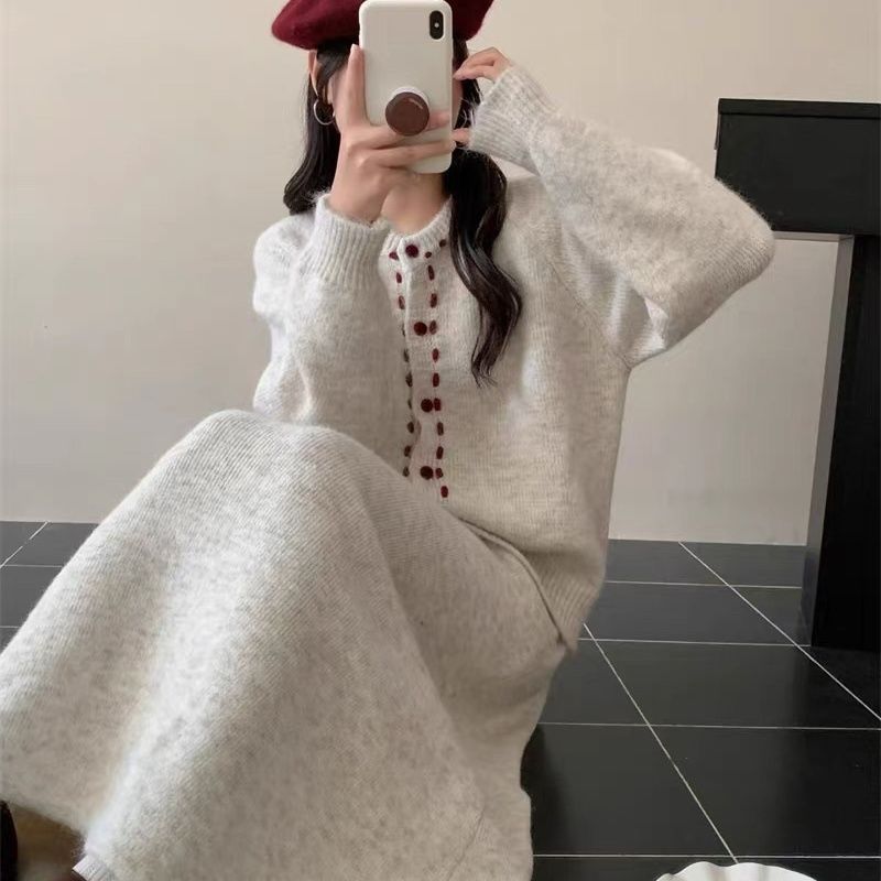 复古软糯毛衣套装女秋冬2025新款宽松慵懒设计感针织半身裙两件套