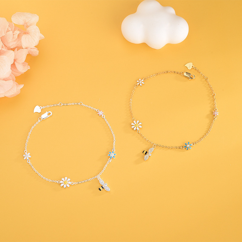 S925 plata verano nuevo estilo pequeña margarita brazalete de abeja pequeña flor fresca linda joyería de mano