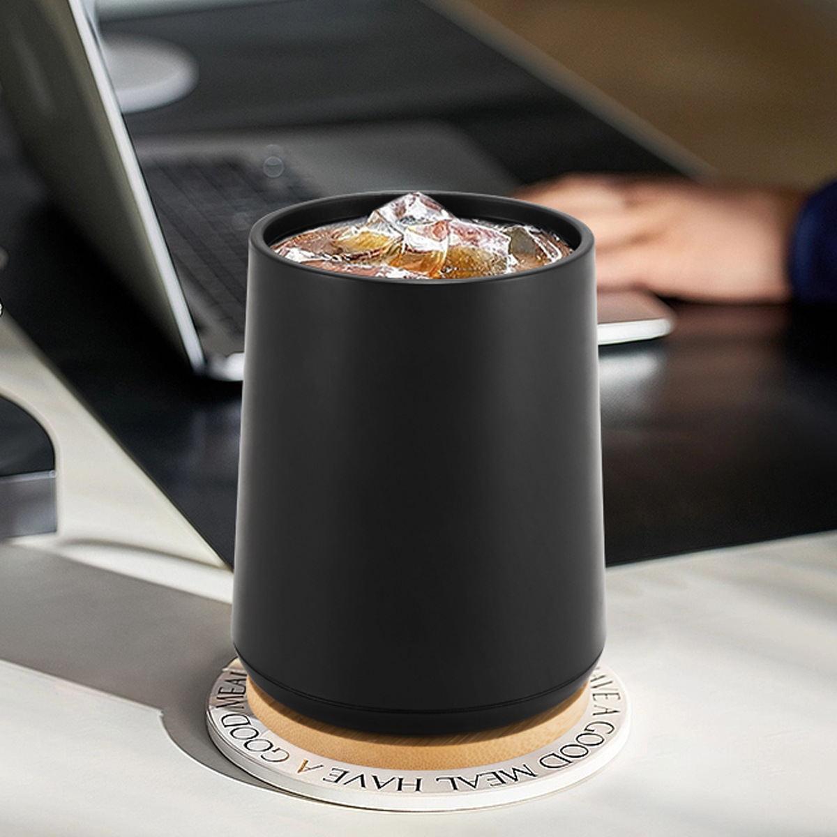 Hoteles creativos para el hogar taza de cepillo de dientes de baño negro mate taza de enjuague bucal de base de bambú cónico taza de plástico PS taza recta