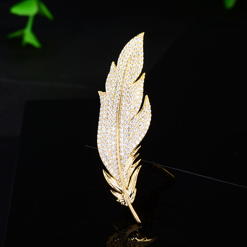 men’s Brooch For Stylish Layering. Vintage-inspired Yet Minimalist Design That Adds Quiet Confidence And Effortless Elegance To Any Outfit. New High-_voghion.com