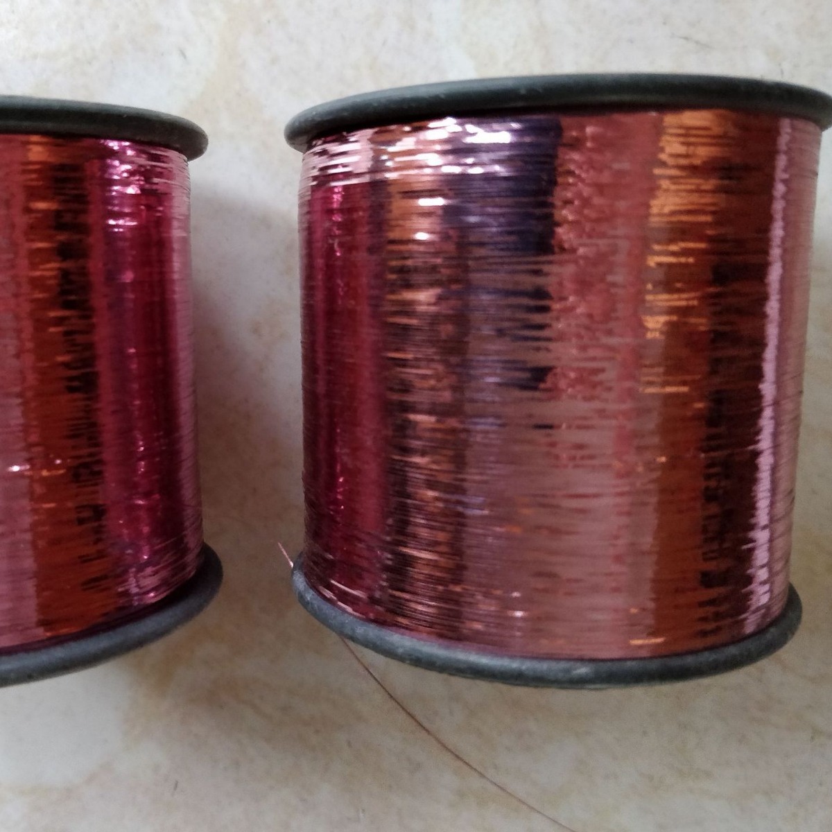 2股FDY白色长丝加捻玫瑰金金葱丝桃红粉紫藏蓝塑料丝细葱双股线