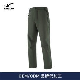 冲锋衣、裤;运动T恤;运动裤