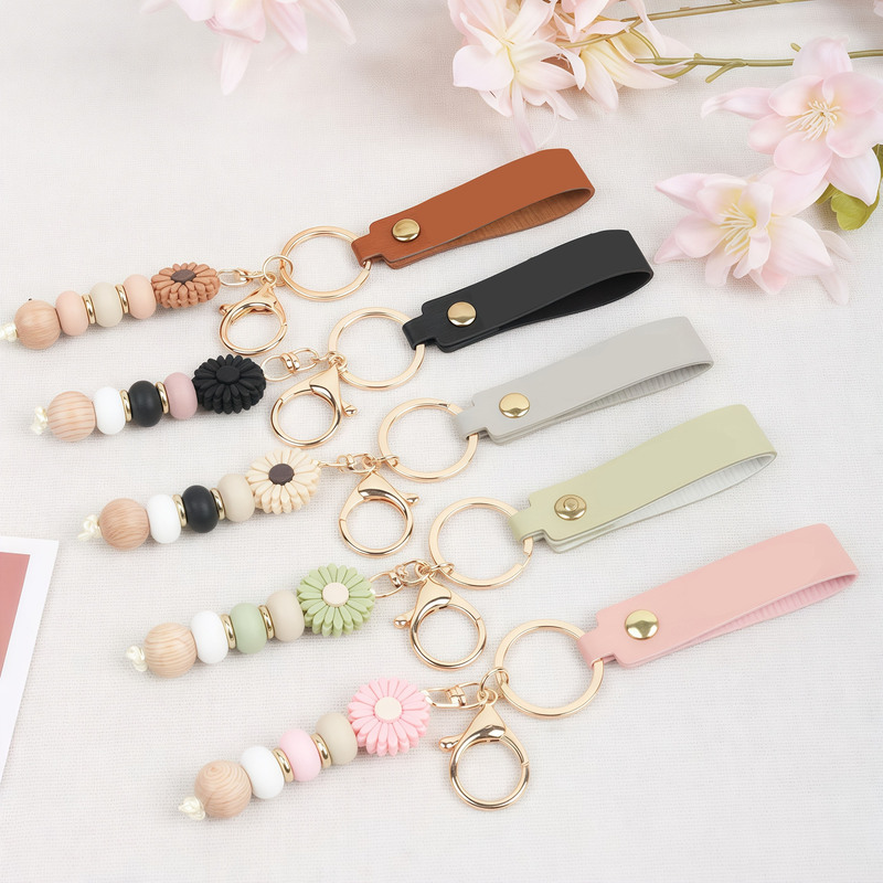 Amazon's Hottest Personalized Keychain Creative Women's Bag Keychain Accessories Daisy Beaded Keychain