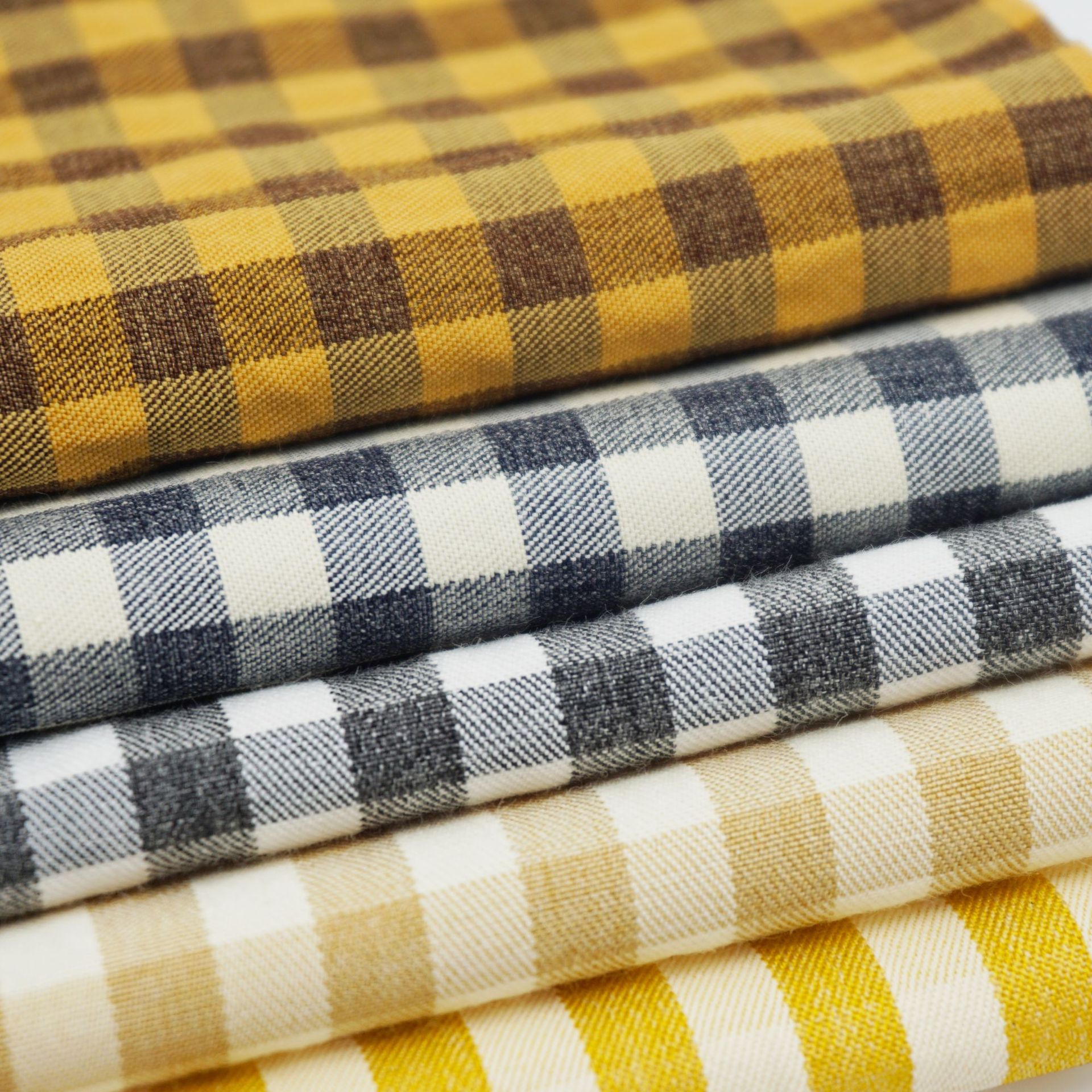 爵牌厂家直销色纺格子棉涤休闲时尚气质款男女童装格子衬衫料