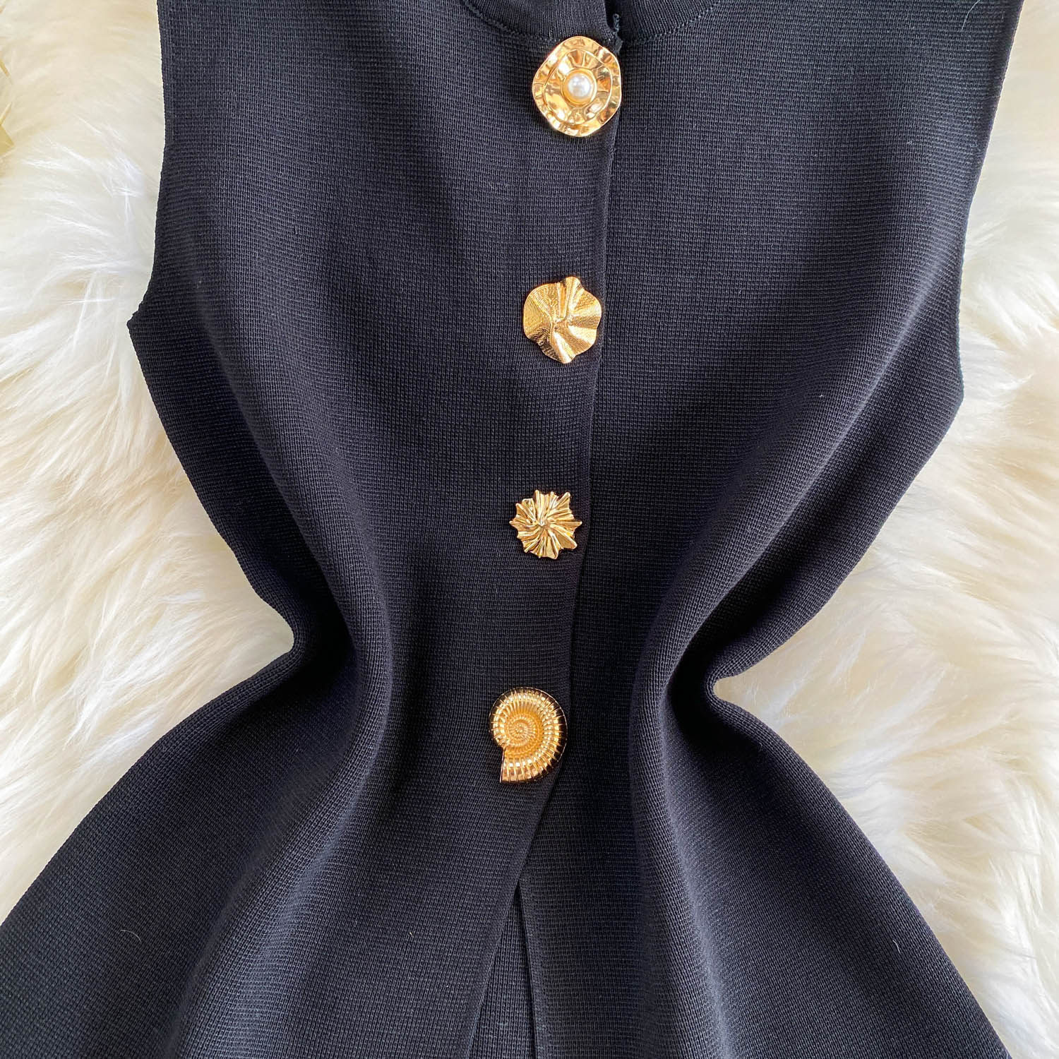 Women's Slim Fit Sleeveless Vest round Neck High End Sophisticated Look Fashionable Metal Buckles Versatile Summer Style_ecoleips.com