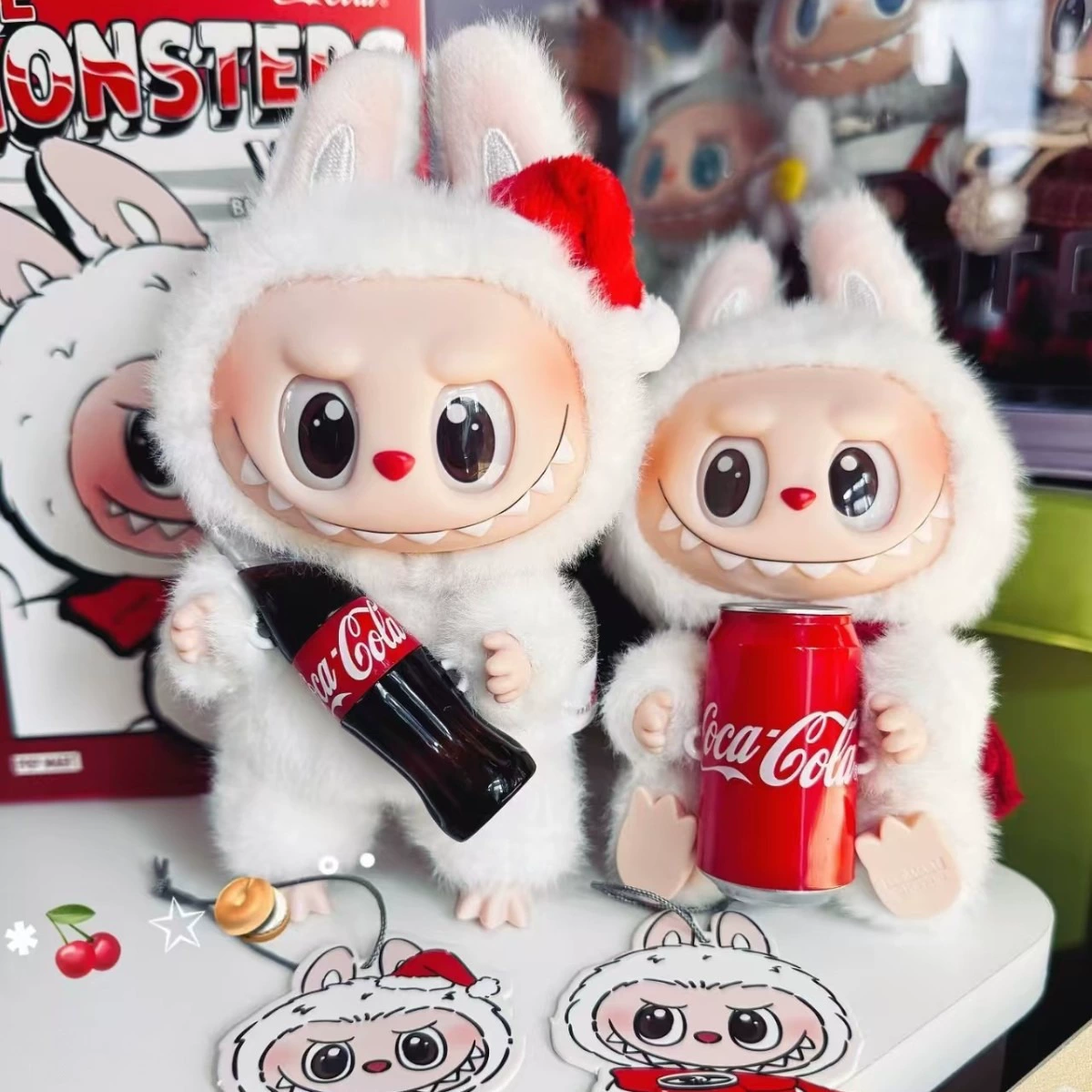 Мягкие куклы-подвески с резиновым покрытием из серии Pop Matrabu Labubu Coca-Cola, версия Motherland