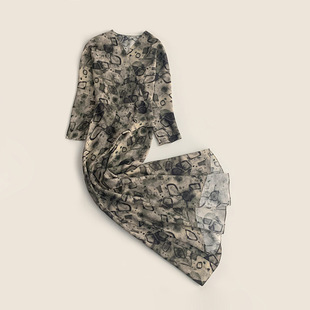 ���|�����������L���߷������ϵ��ˮīӡ���~βȹ���������B��ȹ