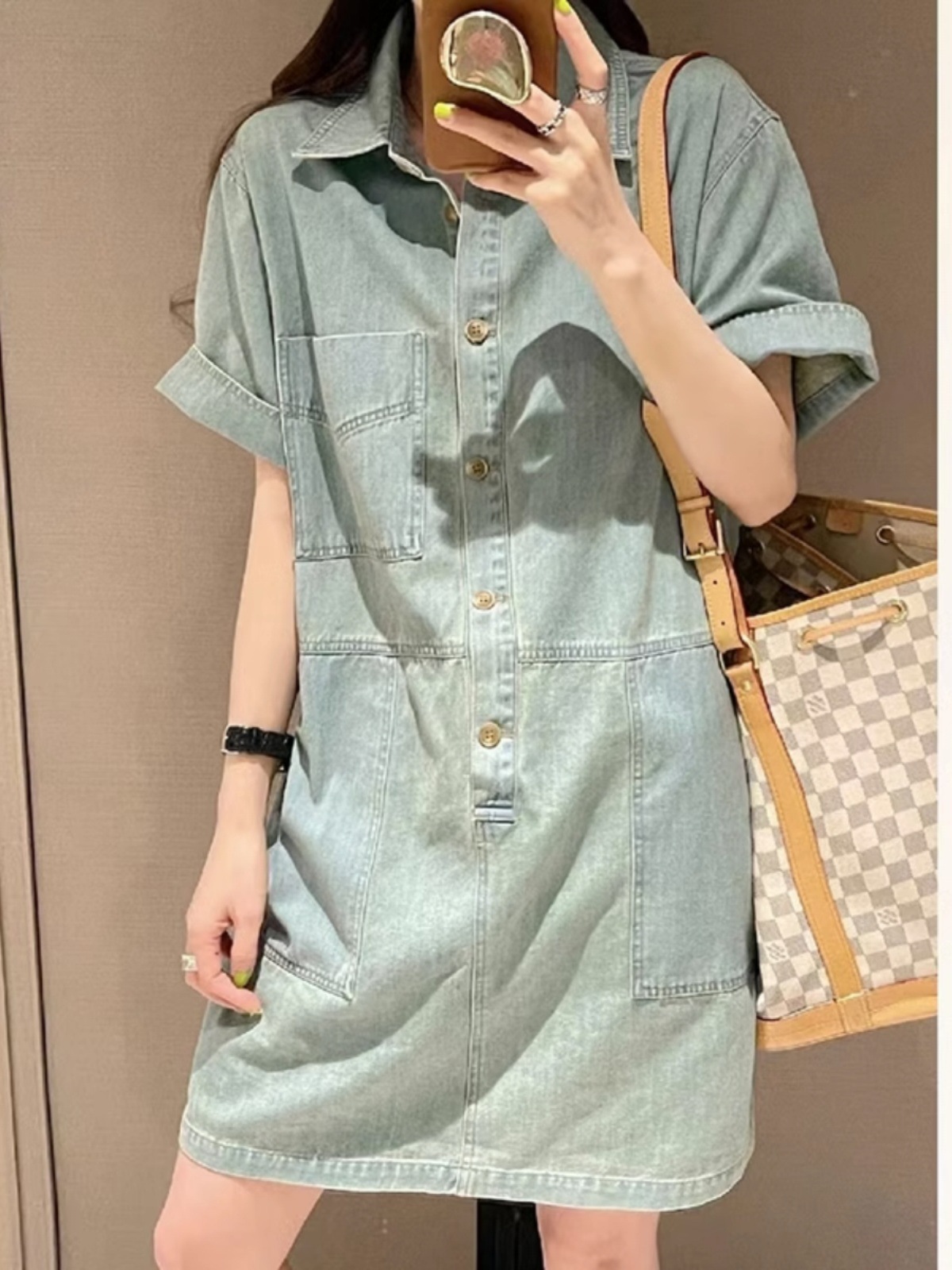 Váy liền denim ống đứng tay ngắn viền cong cỡ lớn — Màu xanh lam nhạt