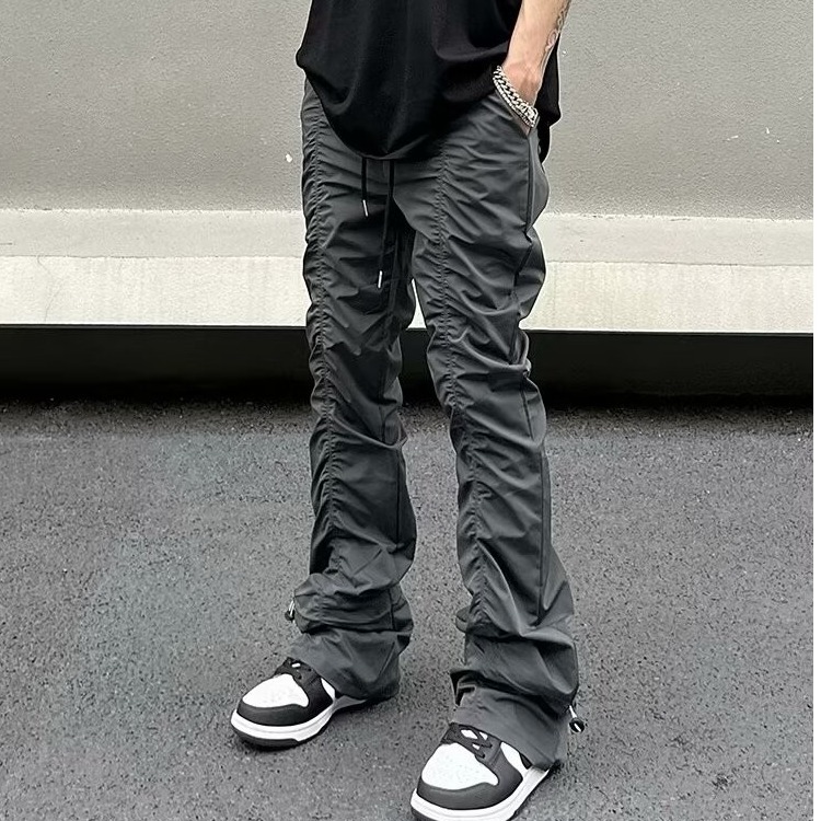 Men's Pleated Cargo Pants With Drawstring Waist And Stacked Hem_voghion.com