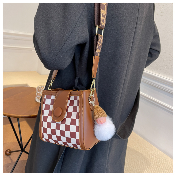 Frau Pu-leder Plaid Strassenmode Eimer Reißverschluss Schultertasche display picture 4