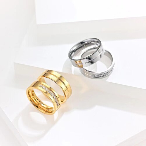 Stylish Accessories: Stainless Steel Diamond-Inlaid Couple Rings, European & American-Style Titanium Steel Zircon Rings, Korean-Style Hand Jewelry—Wholesale