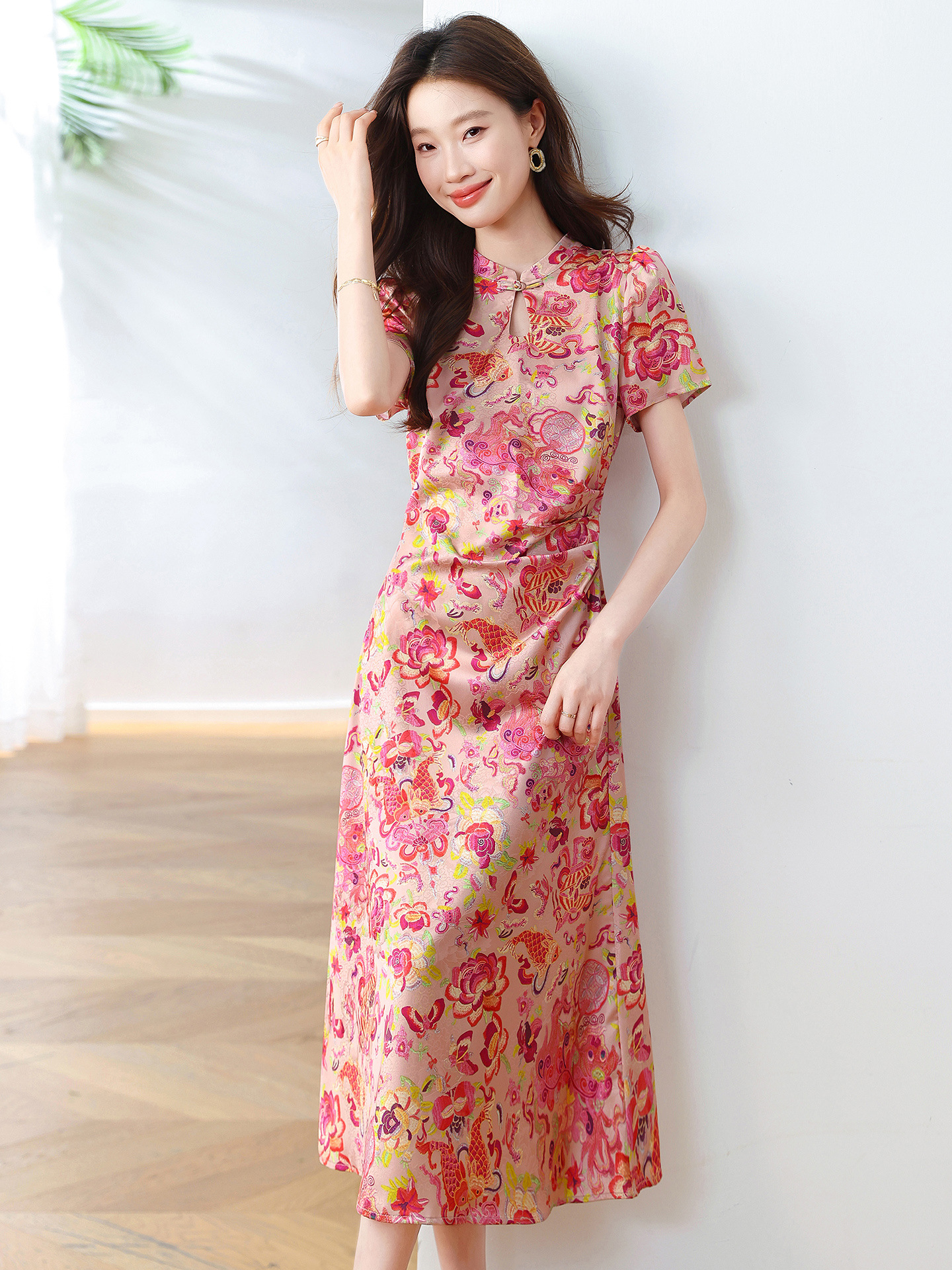 Đầm maxi nữ cổ đứng dài tay họa tiết hoa phong cách Tân Trung thức mùa hè 2025 — Màu hồng, Màu vàng