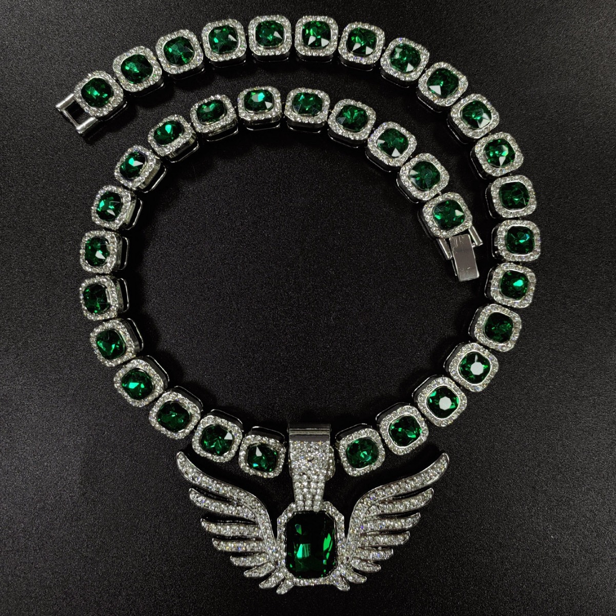 Alloy light luxury niche men and women fashion angel ins wing pendant emerald hip-hop Cuban chain_voghion.com
