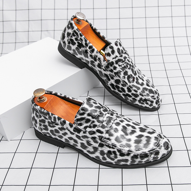 Zapatos Lofu para hombre transfronterizos 46 tallas grandes verano nuevos zapatos casuales moda hombres con estampado de leopardo zapatos de cuero de un pie al por mayor