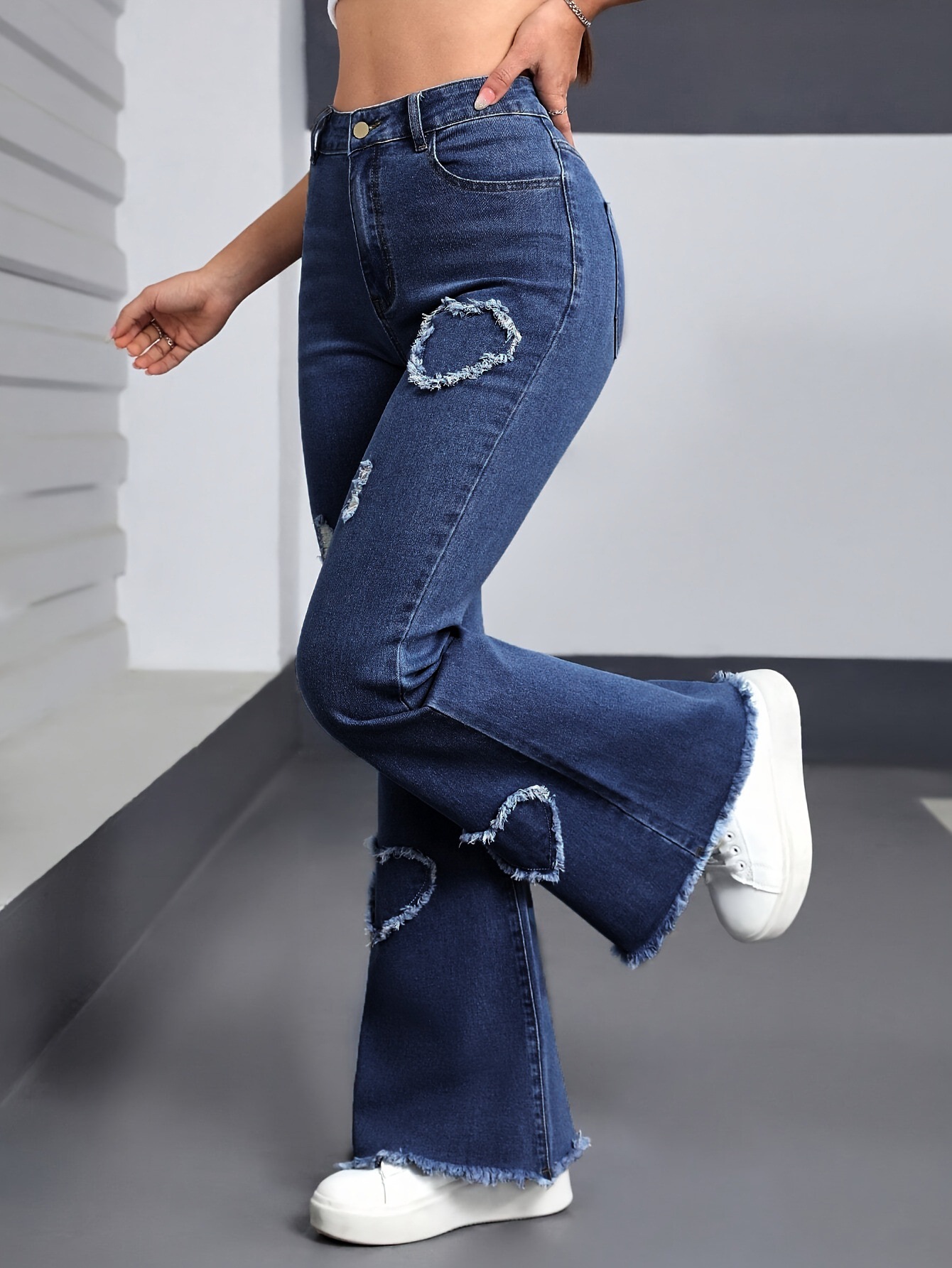 Women's Stretchy Flared Jeans With Heart Embroidery & Distressed Details - High Waist Bell Bottom Pants In Light Blue_mkmklike.com