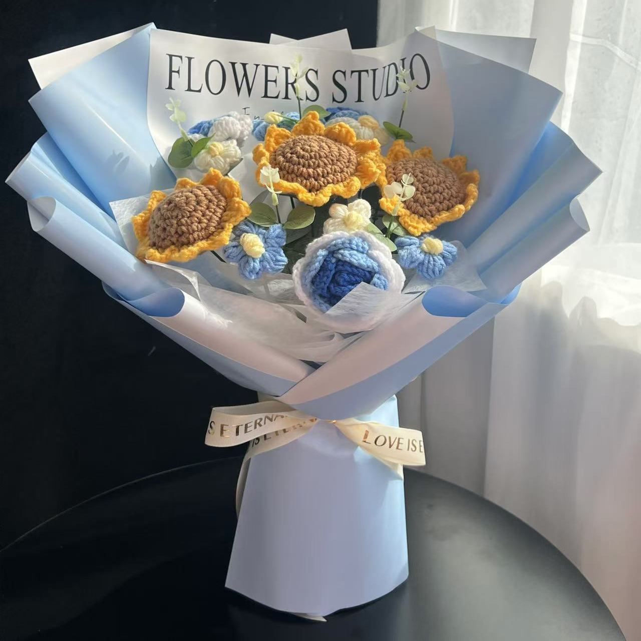 Universal blue bouquet