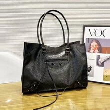 ��ϞƤ�C܇���ɳڸ����ذ�Ů2025�¿������ͨ�چμ����������