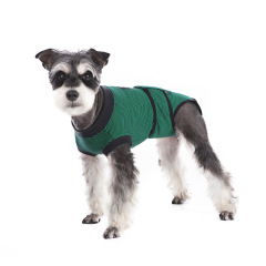 ペットの大きい犬の服の雌犬のお腹を保護して離乳します。