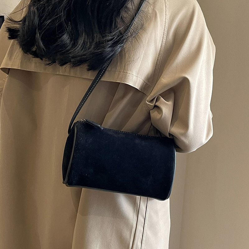 Bolsos Boston populares de este año, otoño e invierno, todo fósforo 2023, nuevo bolso de mensajero de diseño de nicho, bolso cilíndrico esmerilado para mujer