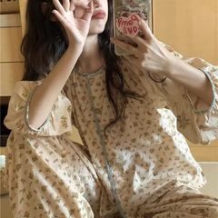 韓国版のパジャマの女性春秋の花のシンプルな家庭服の長袖のスーツの女性のタイプは甘くて外で2つのセットを着ることができます。