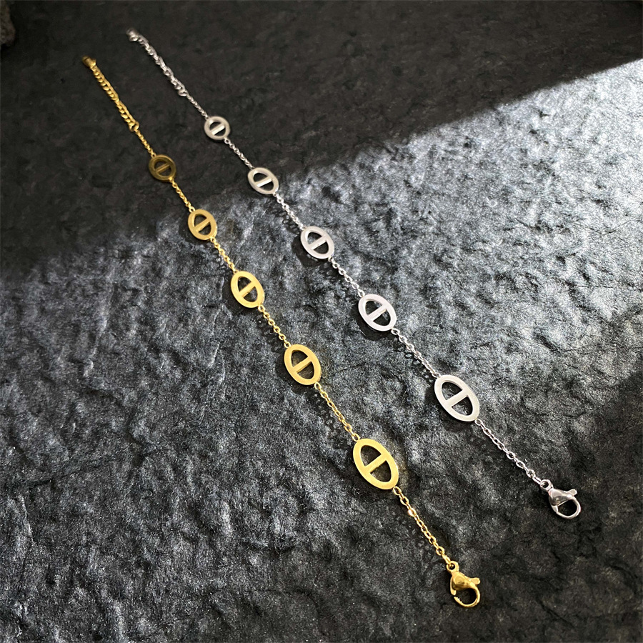 Daily Occasion Titanium Steel Material Simple Style Geometric Titanium Steel 18K Gold Plated Bracelets In Bulk