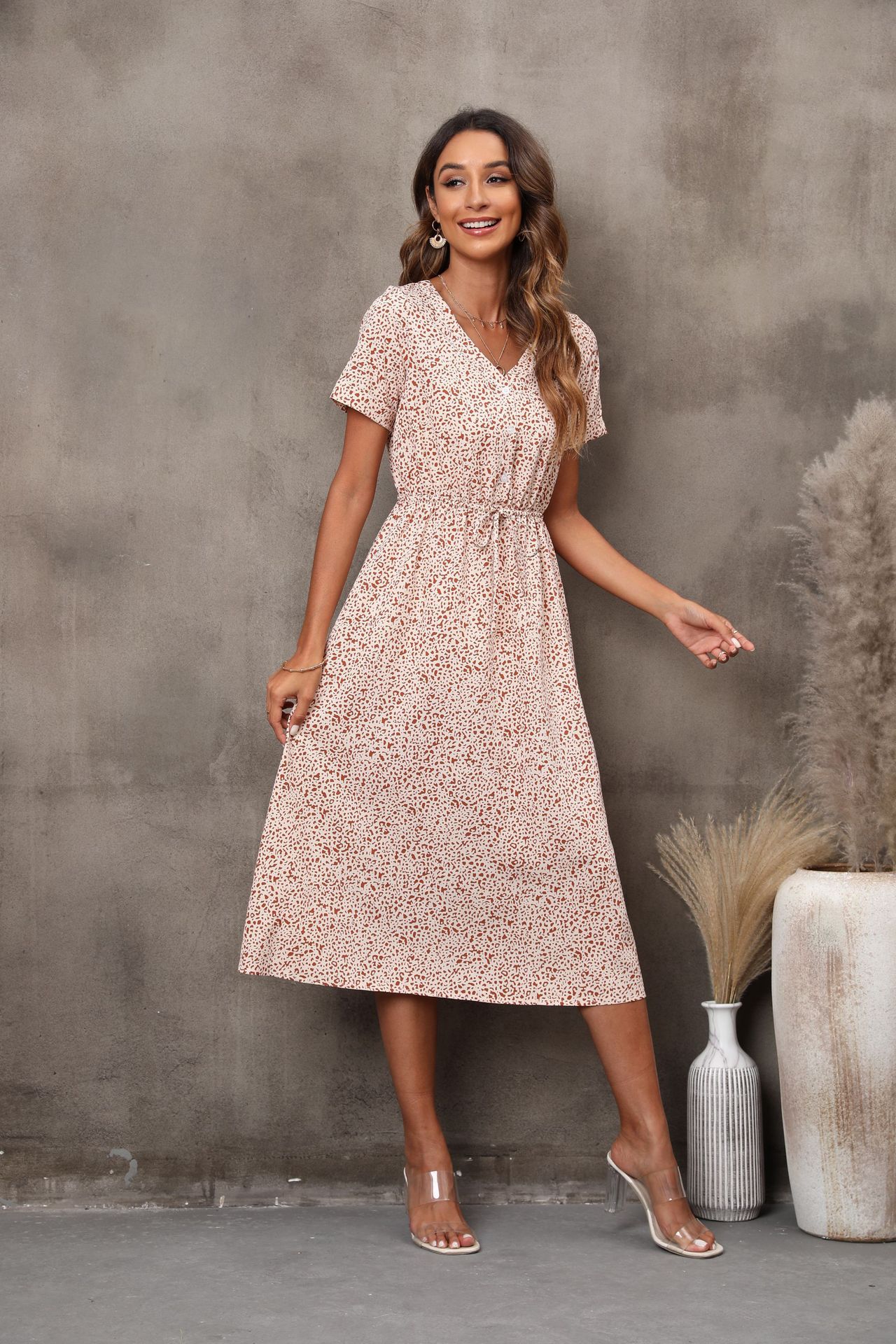 Europa y América transfronteriza primavera y verano Comercio exterior nueva ropa de mujer deseo Amazon V-cuello manga corta vestido floral vestido midi