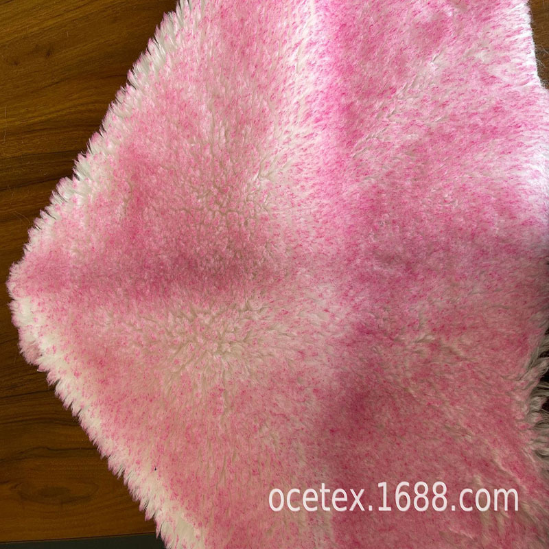 厂家直供澳羊毛时尚大衣面料粉色人造仿羊皮地毯地垫面料玩具面料