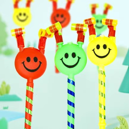 Dragon whistle, children's smiley face toys, birthday celebration toys, QR code scanning activities, WeChat sellers, small gifts, street vendors.