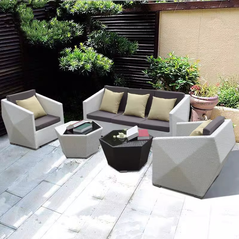Balcón al aire libre patio jardín sofá de caña combinación de mesa de té creativo arte de caña moderno ocio muebles de caña sofá