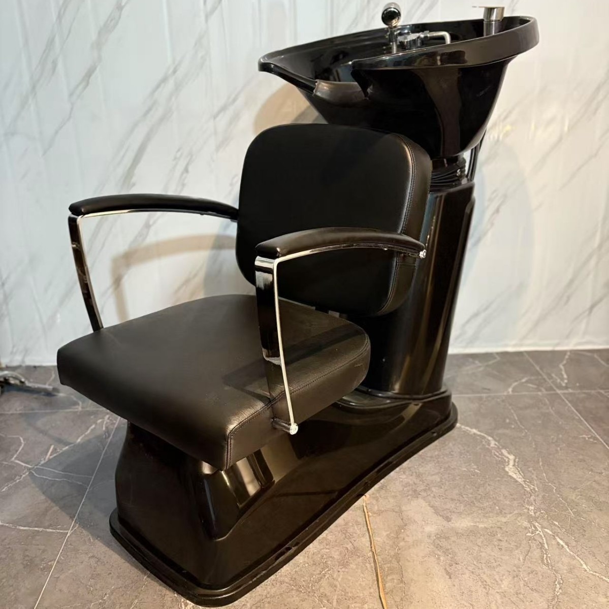 Comodidad y ligera ABS silla de asiento tipo lavabo de plástico lavabo ajustable con paquete de accesorios de agua