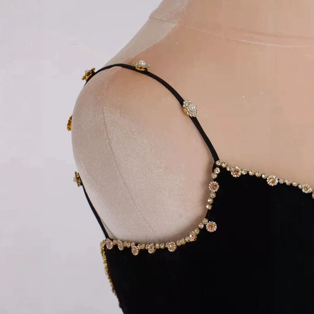 Đầm dạ hội nữ dáng ôm, cổ yếm, thiết kế pháp thanh lịch, tay không, dài chạm gót — Đen