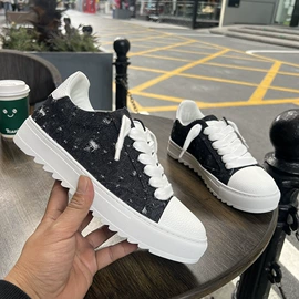 男式板鞋;男式马丁靴;男式帆布鞋