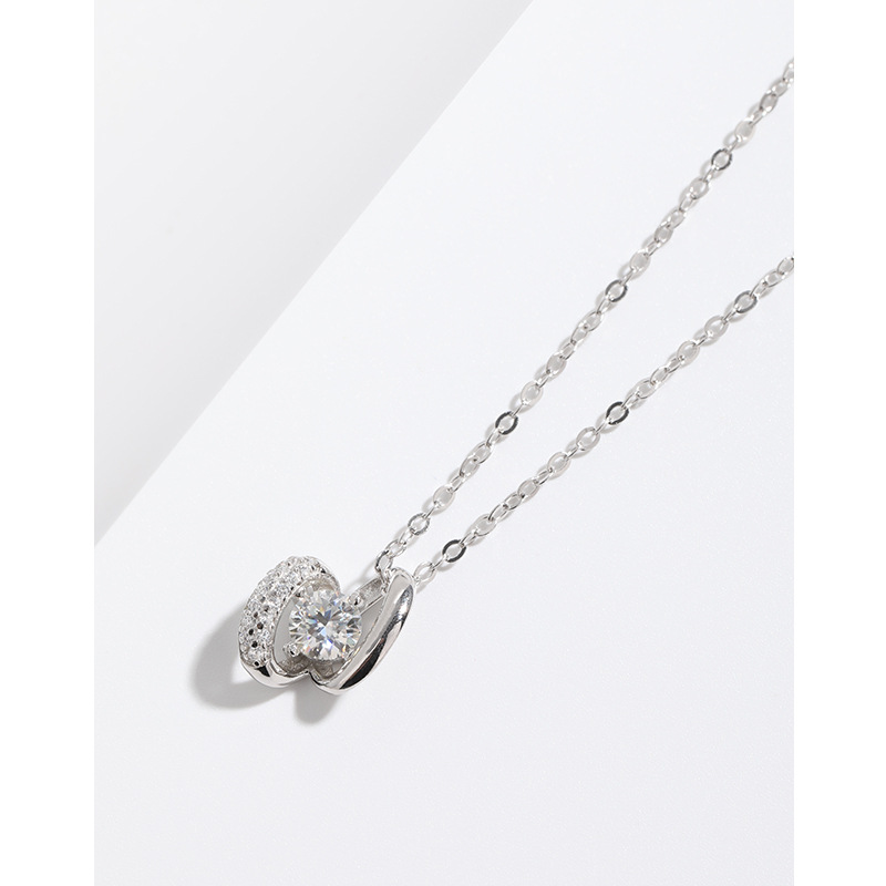Moissanite collar de la mujer 925 de plata de ley de color D de 50 puntos de diamantes colgante de luz nicho de lujo de alta calidad Cadena de clavícula para novia