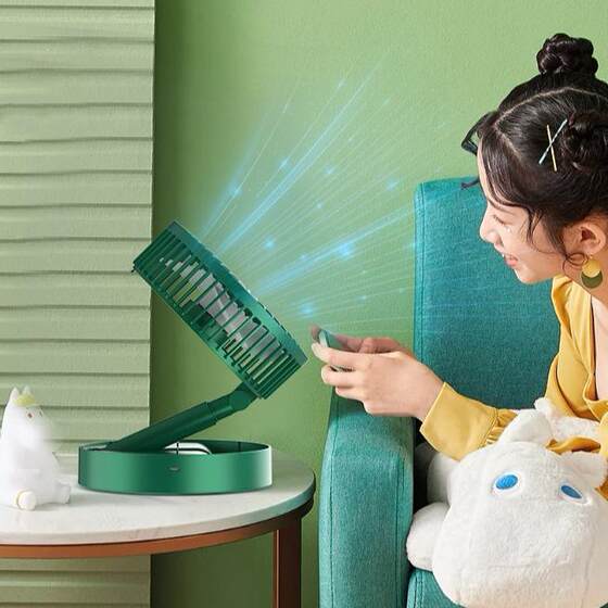 Desktop Small Fan USB Plug-In Electric Fan Table Fan Office Dormitory Student Outdoor Strong Wind Foldableing