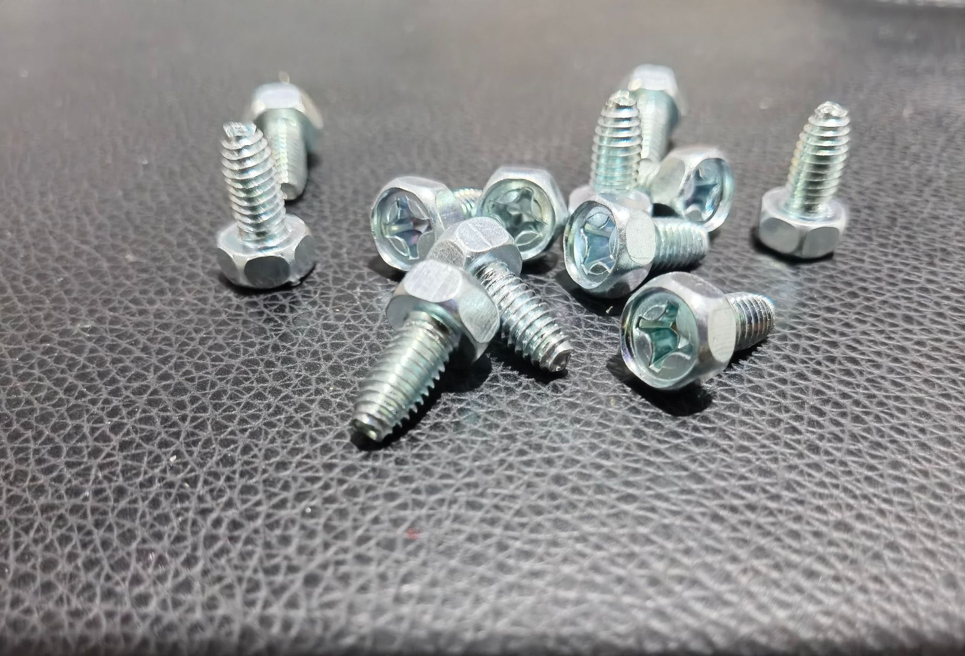 十字凹脑三角牙自攻锁紧螺钉 环保盐雾三价彩 M4-M8去氢盐雾蓝白