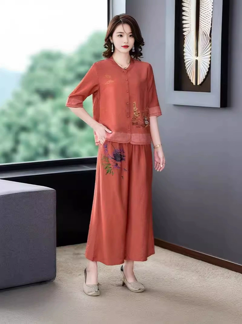 Летний костюм, новая женская одежда, мама средних лет, модно и красиво, широкие шелковые брюки, повседневный и элегантный комплект из двух предметов.