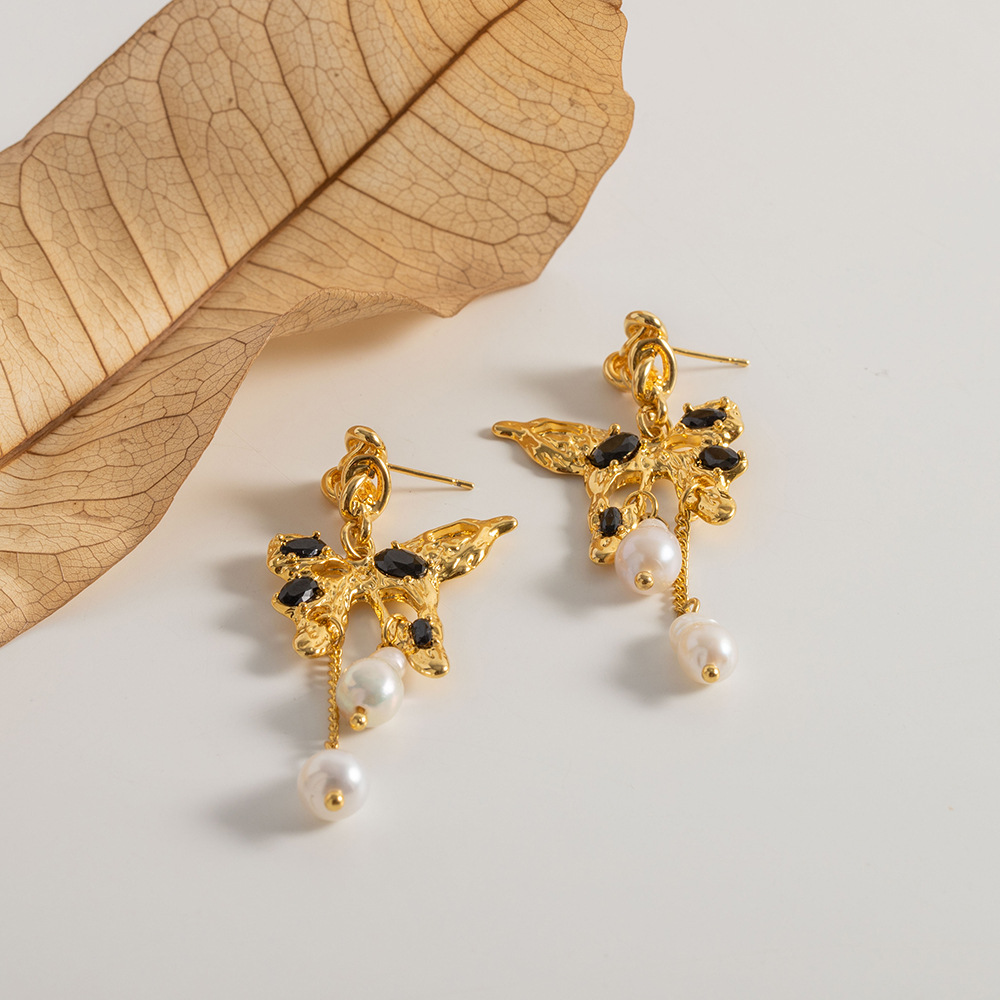 Retro Butterfly Copper Gold Plated Pearl Drop Earrings 1 Pair