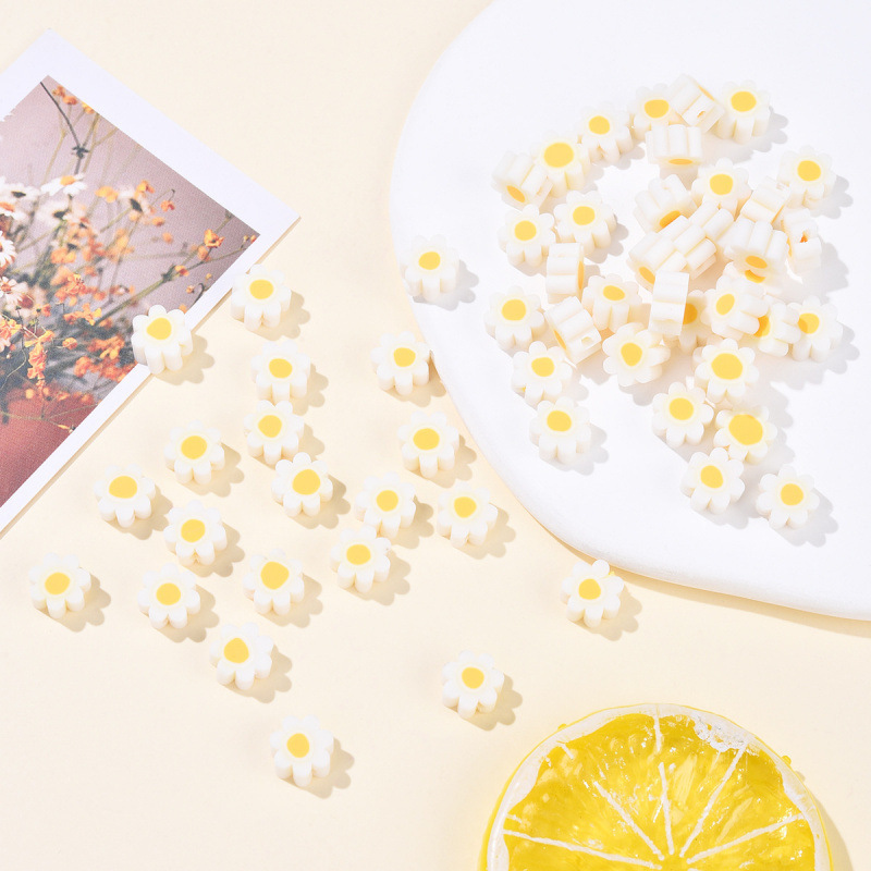 Daisy White Soft Clay Beads Handmade Beading Materials DIY Jewelry Bracelet Necklace Accessories Sunflower Loose Beads Wholesale Daisy White Soft Clay Beads Handmade Beading Materials DIY Jewelry Bracelet Necklace Accessories Sunflower Loose Beads Wholesale